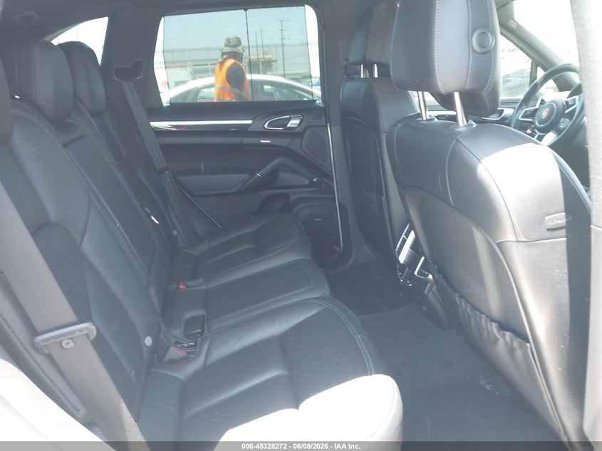 2015 Porsche Cayenne VIN WP1AF2A24FLA36567 IAAI salvage auction — NORMAL WEAR, Clear - Dealer Only (California), sold $5,650 on 2026-07-07 (photo 8)