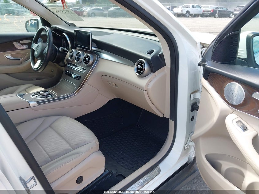 2019 Mercedes-benz Glc VIN WDC0G4KB5KF660241 IAAI salvage auction — FRONT END, Salvage (Virginia), sold $7,500 on 2026-08-02 (photo 5)