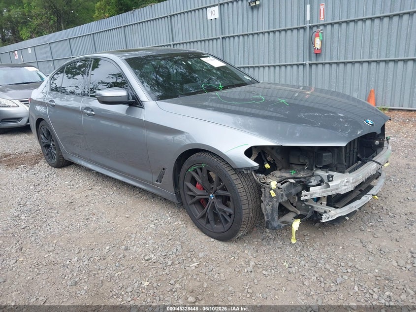 2023 BMW 5er VIN WBA13BJ03PCN10290 IAAI salvage auction — FRONT END, Salvage Title, sold $18,100 on 2026-08-02 (photo 1)