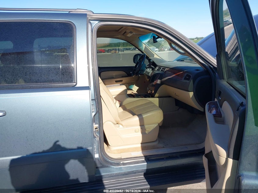 2008 Chevrolet Suburban 1500 VIN 3GNFK16358G182305 IAAI salvage auction — REAR END, Certificate Of Title (Nebraska), sold $1,275 on 2026-07-09 (photo 5)
