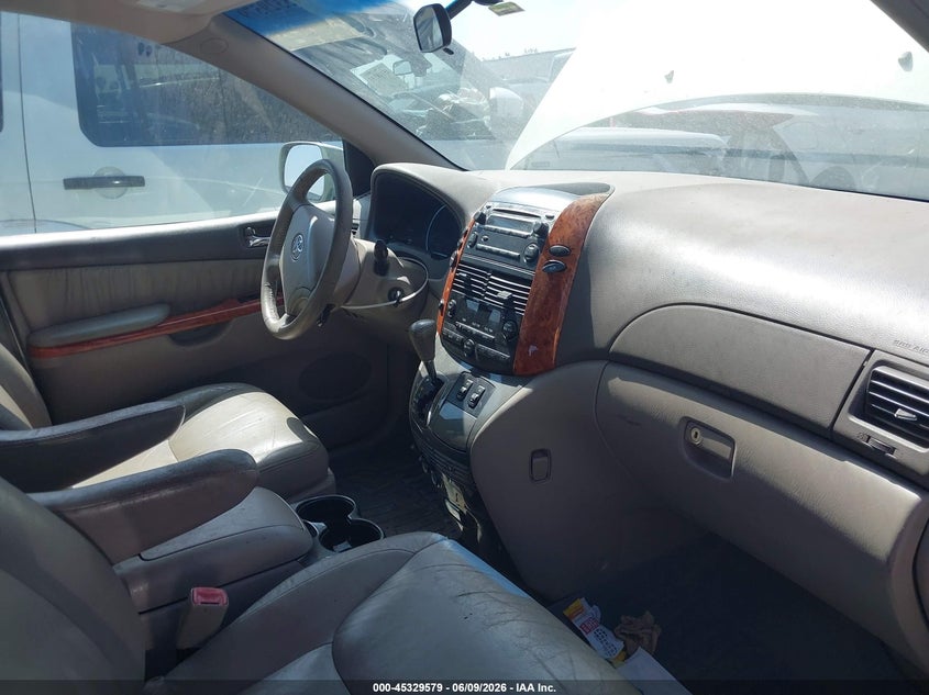 2009 Toyota Sienna VIN 5TDZK22C39S241517 IAAI salvage auction — REAR END, Salvage Certificate (California), sold $475 on 2026-07-08 (photo 5)