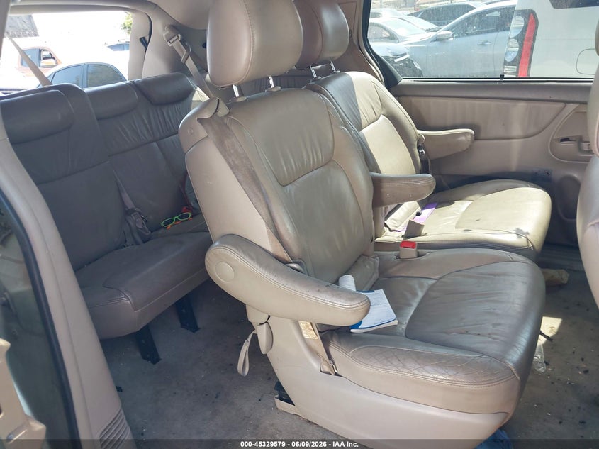2009 Toyota Sienna VIN 5TDZK22C39S241517 IAAI salvage auction — REAR END, Salvage Certificate (California), sold $475 on 2026-07-08 (photo 8)