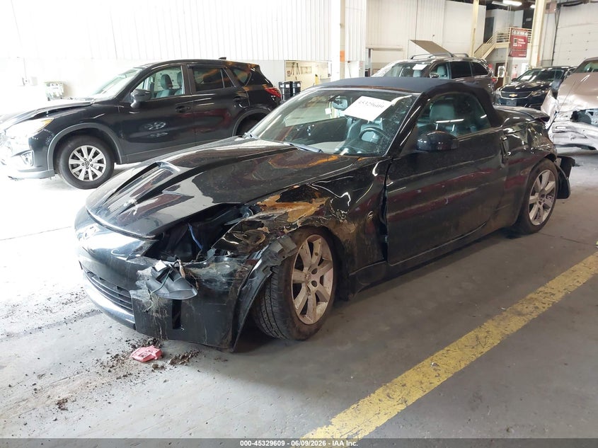 2005 Nissan 350z VIN JN1AZ36A95M755209 IAAI salvage auction — LEFT SIDE, Salvage (Oregon), sold $2,250 on 2026-07-30 (photo 2)
