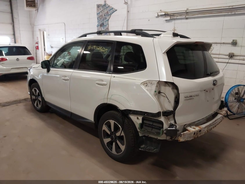 2018 Subaru Forester VIN JF2SJAGC2JH495639 IAAI salvage auction — REAR END, Salvage (Minnesota), sold $2,650 on 2026-07-29 (photo 3)