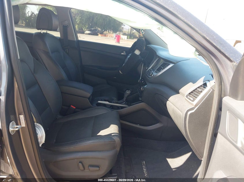 2018 Hyundai Tucson VIN KM8J33A43JU825213 IAAI salvage auction — SIDE, Salvage Title, sold $2,650 on 2026-07-24 (photo 5)