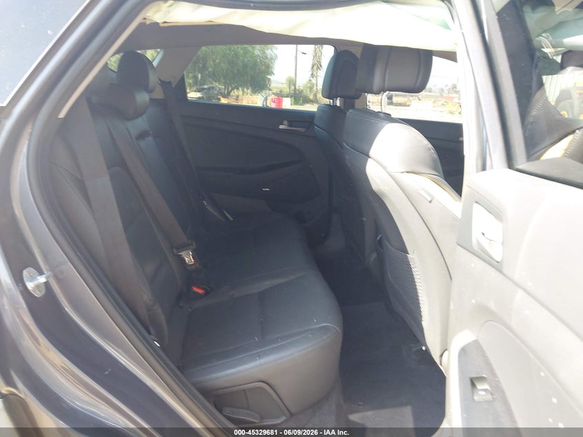 2018 Hyundai Tucson VIN KM8J33A43JU825213 IAAI salvage auction — SIDE, Salvage Title, sold $2,650 on 2026-07-24 (photo 8)