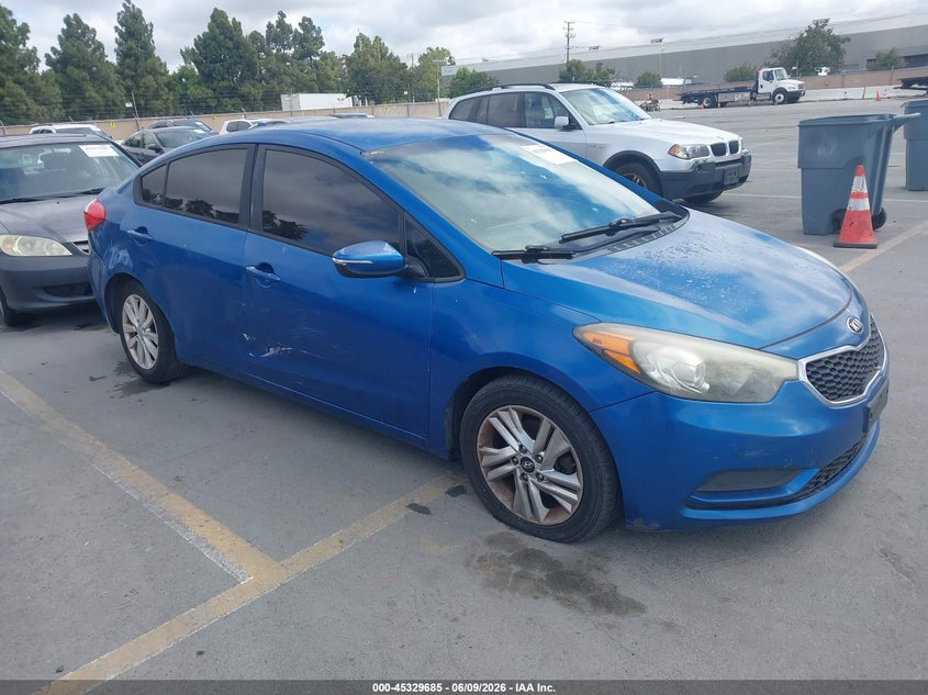 2014 Kia Forte VIN KNAFX4A60E5110392 IAAI salvage auction — REAR END, Salvage Title, sold $1,000 on 2026-07-06 (photo 1)