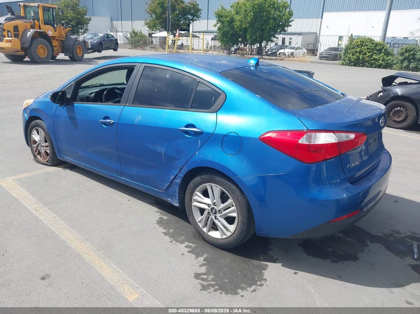 2014 Kia Forte VIN KNAFX4A60E5110392 IAAI salvage auction — REAR END, Salvage Title, sold $1,000 on 2026-07-06 (photo 3)