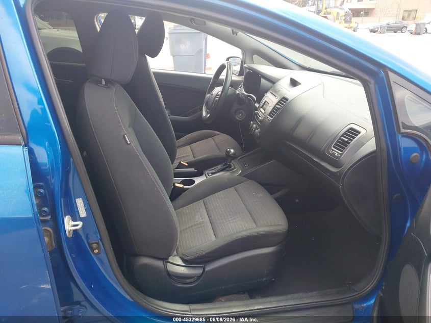 2014 Kia Forte VIN KNAFX4A60E5110392 IAAI salvage auction — REAR END, Salvage Title, sold $1,000 on 2026-07-06 (photo 5)