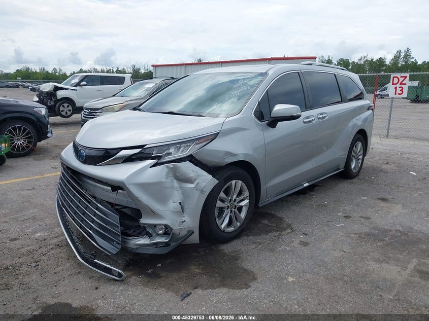 2022 Toyota Sienna VIN 5TDZRKEC3NS075758 IAAI salvage auction — FRONT END, Salvage Title, sold $15,650 on 2026-07-29 (photo 2)