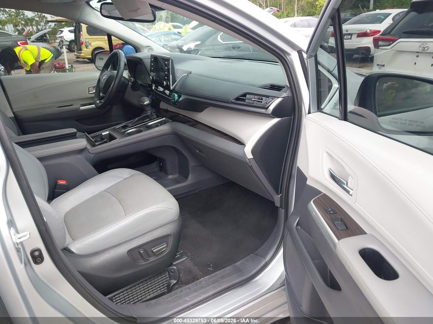 2022 Toyota Sienna VIN 5TDZRKEC3NS075758 IAAI salvage auction — FRONT END, Salvage Title, sold $15,200 on 2026-07-09 (photo 5)
