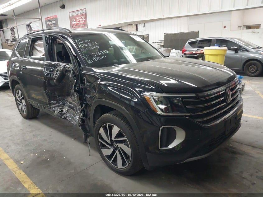 2024 Volkswagen Atlas VIN 1V2HR2CA4RC575799 — IAAI salvage auction photo