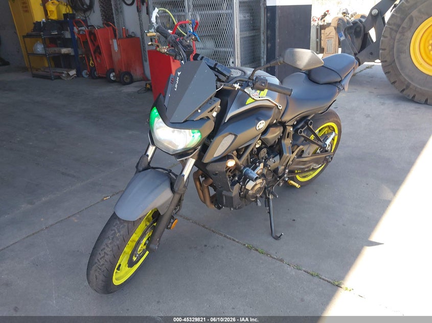2018 Yamaha Mt VIN JYARM27Y3JA000777 IAAI salvage auction — LEFT SIDE, Salvage (California), sold $3,250 on 2026-07-08 (photo 2)