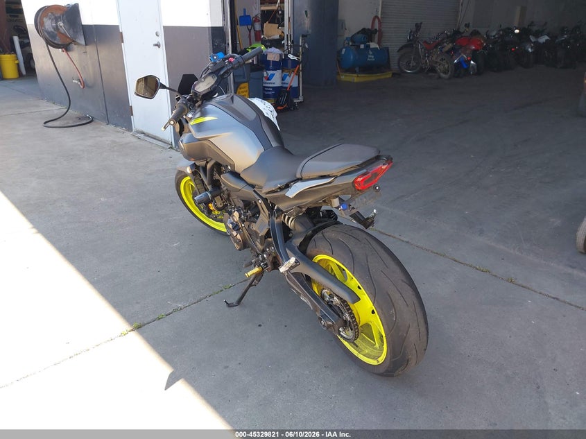 2018 Yamaha Mt VIN JYARM27Y3JA000777 IAAI salvage auction — LEFT SIDE, Salvage (California), sold $3,250 on 2026-07-08 (photo 3)