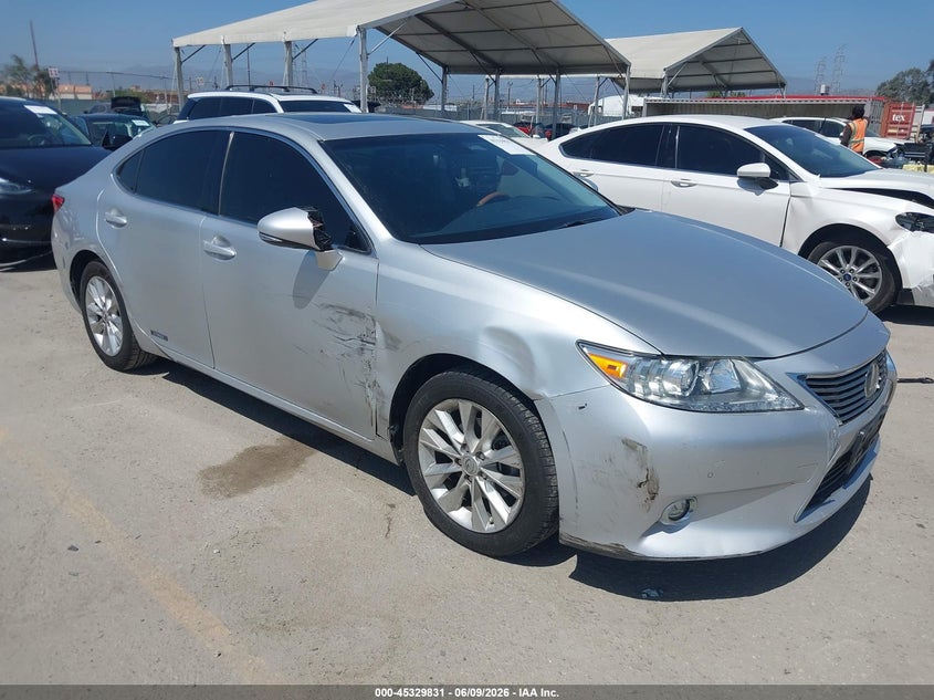 2015 Lexus ES VIN JTHBW1GG7F2093191 IAAI salvage auction — RIGHT FRONT, Salvage Title, sold $5,300 on 2026-07-29 (photo 1)