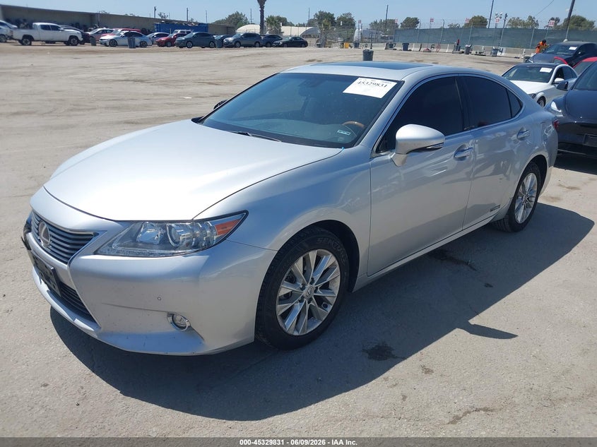 2015 Lexus ES VIN JTHBW1GG7F2093191 IAAI salvage auction — RIGHT FRONT, Salvage Title, sold $5,300 on 2026-07-29 (photo 2)