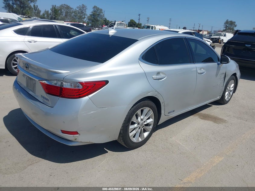2015 Lexus ES VIN JTHBW1GG7F2093191 IAAI salvage auction — RIGHT FRONT, Salvage Title, sold $5,300 on 2026-07-29 (photo 4)