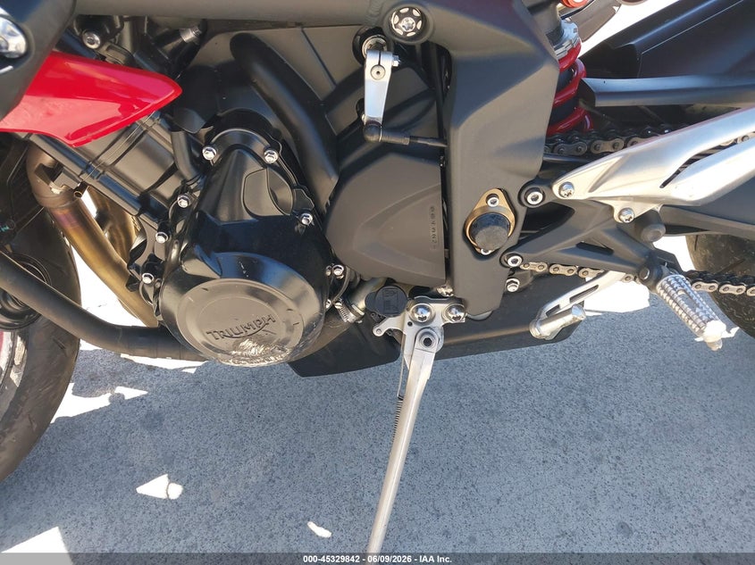 2014 Triumph motorcycle Street VIN SMTL03NE9ET622736 IAAI salvage auction — ROLLOVER, Salvage (California), sold $600 on 2026-07-13 (photo 9)