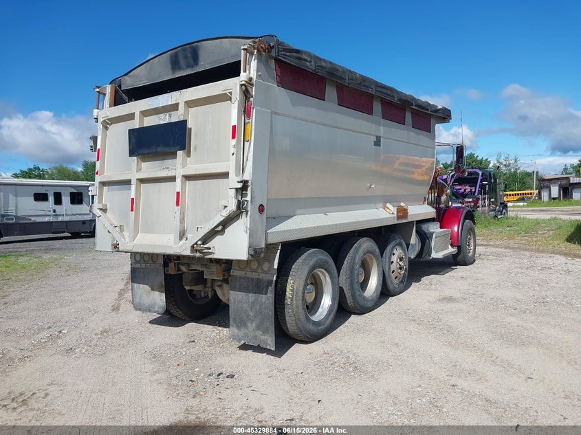 2016 Peterbilt 365 VIN 1NPSXPEX7GD362017 IAAI salvage auction — FRONT END, Clear (Pennsylvania), sold $17,550 on 2026-07-29 (photo 4)