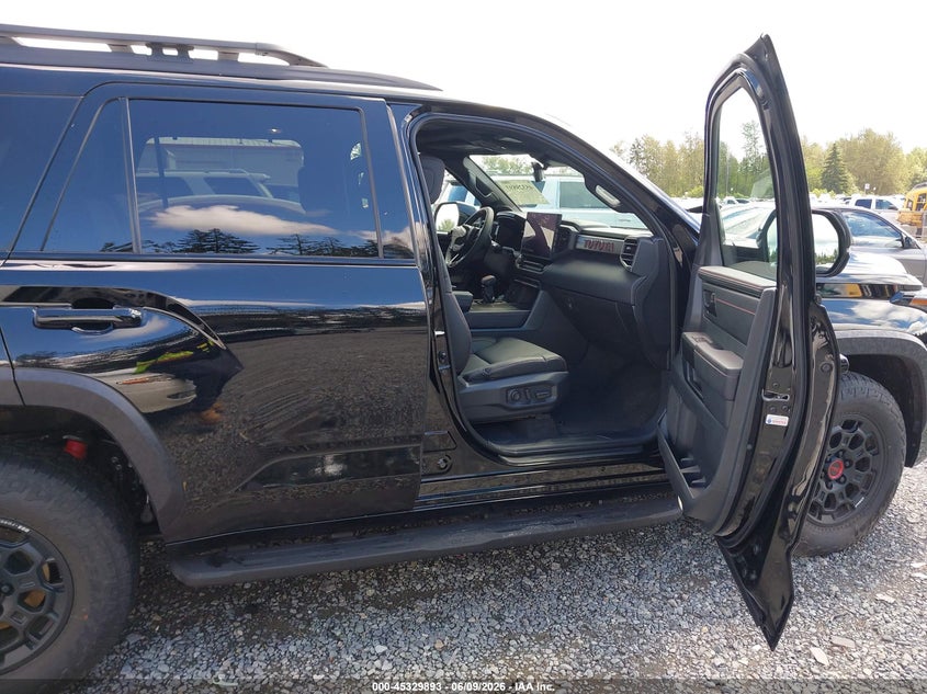 2025 Toyota Sequoia VIN 7SVAAABA3SX070282 IAAI salvage auction — SIDE, Bill Of Sale (Washington), sold $16,600 on 2026-07-22 (photo 5)