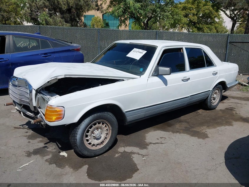 1982 Mercedes-benz 300 VIN WDBCB20A7CB024699 IAAI salvage auction — FRONT END, Salvage (California), sold $250 on 2026-07-29 (photo 2)