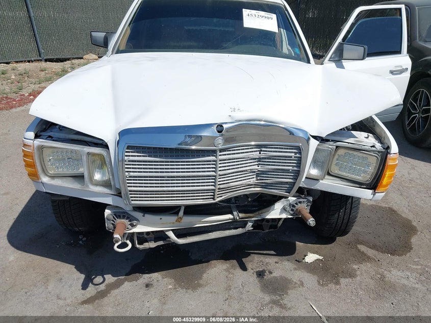 1982 Mercedes-benz 300 VIN WDBCB20A7CB024699 IAAI salvage auction — FRONT END, Salvage (California), sold $250 on 2026-07-29 (photo 6)