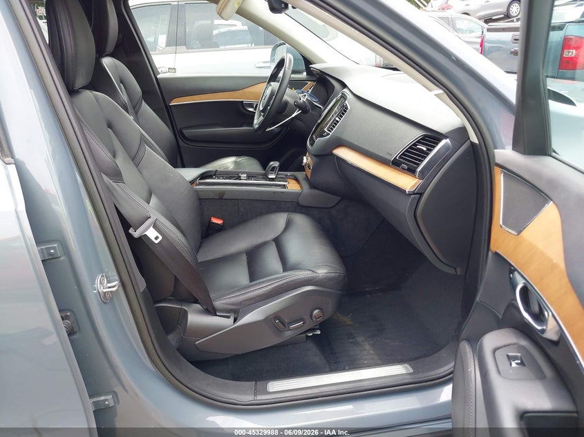 2023 Volvo Xc90 VIN YV4L12PN3P1930631 IAAI salvage auction — REAR END, Salvage Title, sold $15,000 on 2026-08-21 (photo 5)
