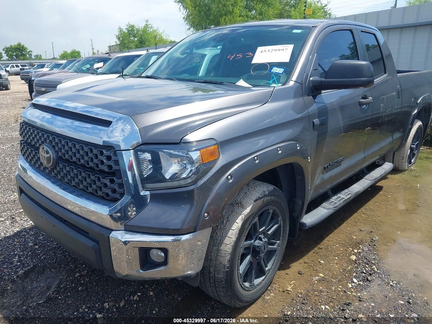 2018 Toyota Tundra VIN 5TFUW5F14JX686792 IAAI salvage auction — NORMAL WEAR, Original (Texas), sold $13,300 on 2026-07-15 (photo 2)