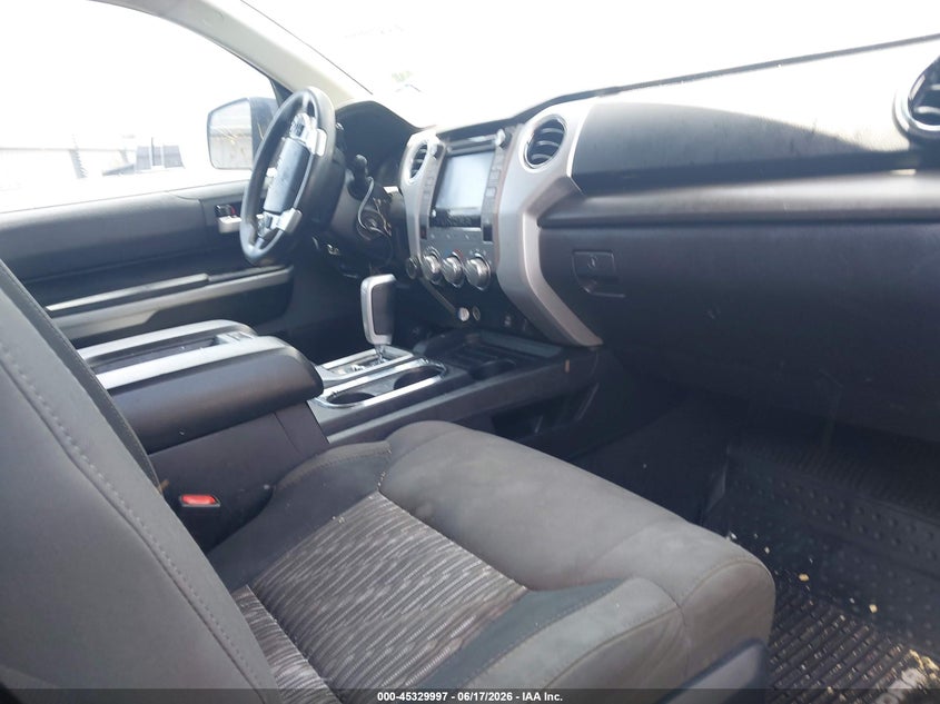 2018 Toyota Tundra VIN 5TFUW5F14JX686792 IAAI salvage auction — NORMAL WEAR, Original (Texas), sold $13,300 on 2026-07-15 (photo 5)