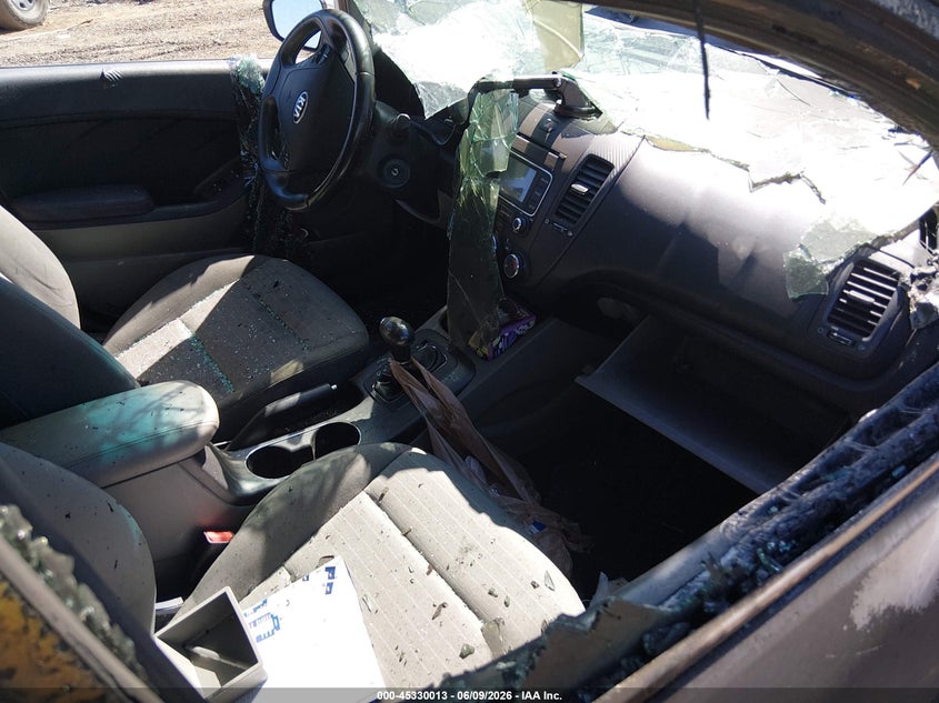2014 Kia Forte VIN KNAFX4A89E5213022 IAAI salvage auction — EXTERIOR BURN, Salvage Title, sold $325 on 2026-07-14 (photo 5)