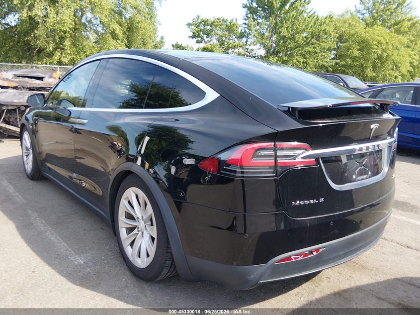 2018 Tesla Model x VIN 5YJXCDE28JF139688 IAAI salvage auction — RIGHT SIDE, Clear (Montana), sold $10,825 on 2026-07-30 (photo 3)