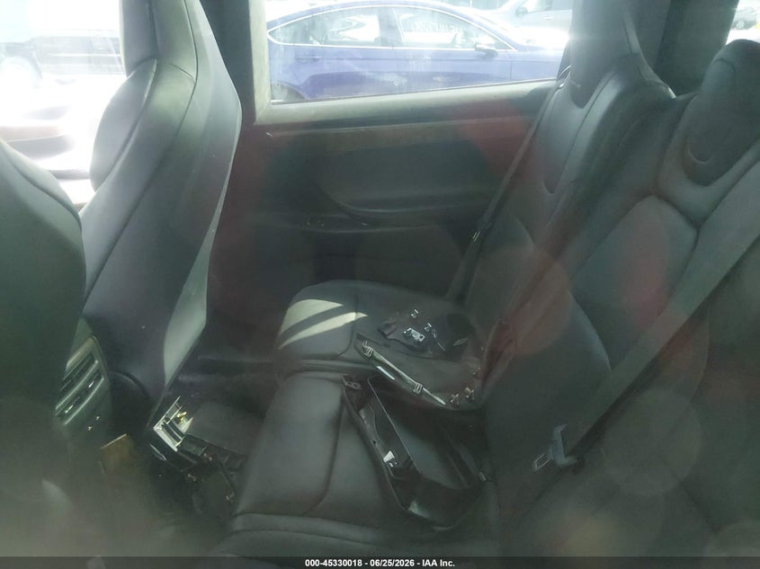 2018 Tesla Model x VIN 5YJXCDE28JF139688 IAAI salvage auction — RIGHT SIDE, Clear (Montana), sold $10,825 on 2026-07-30 (photo 8)
