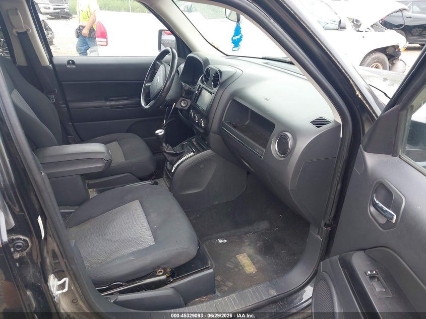 2010 Jeep Patriot VIN 1J4NT2GB7AD506722 IAAI salvage auction — NORMAL WEAR, Clear-Endorsement (Wisconsin), sold $350 on 2026-07-09 (photo 5)