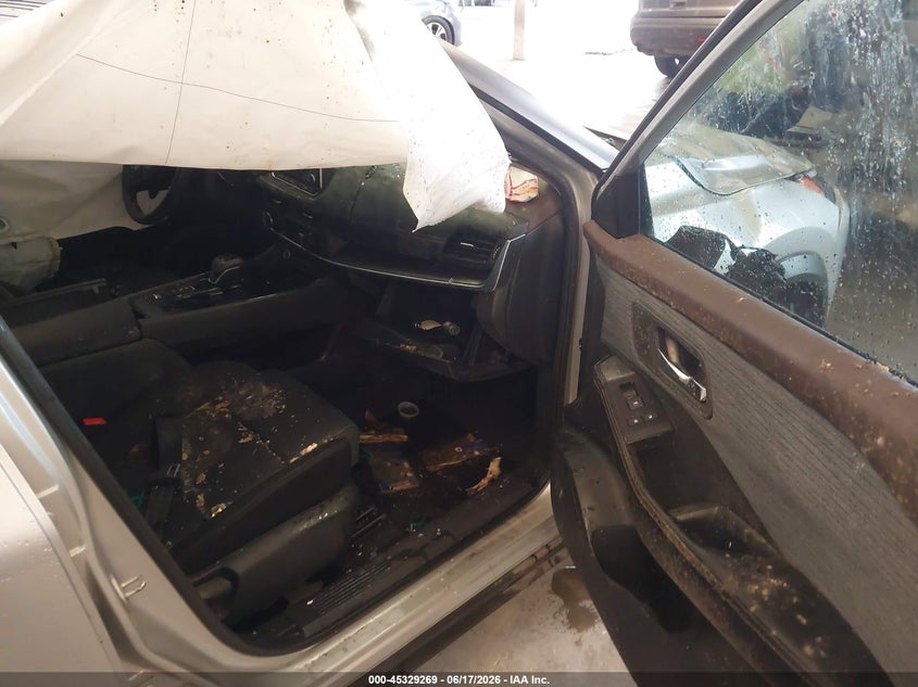 2023 Nissan Rogue VIN JN8BT3BA3PW424758 IAAI salvage auction — ROLLOVER, Salvage (Texas), sold $2,925 on 2026-07-08 (photo 5)