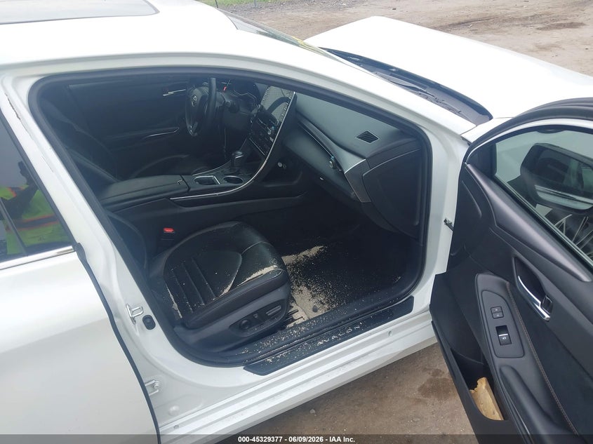 2022 Toyota Avalon VIN 4T1GZ1FB1NU084277 IAAI salvage auction — FRONT & REAR, Salvage Title, sold $10,200 on 2026-08-20 (photo 5)