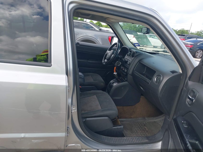 2016 Jeep Liberty (patriot) VIN 1C4NJPFA0GD640451 IAAI salvage auction — SIDE, Original (Texas), sold $1,100 on 2026-07-24 (photo 5)