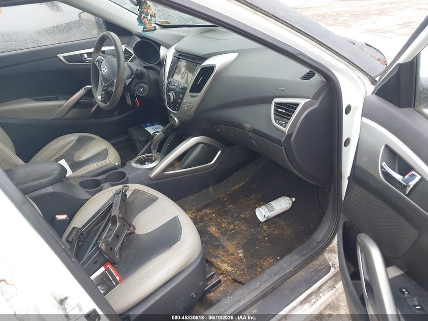 2012 Hyundai Veloster VIN KMHTC6AD9CU039767 IAAI salvage auction — NORMAL WEAR, Clear (Virginia), sold $300 on 2026-07-10 (photo 5)