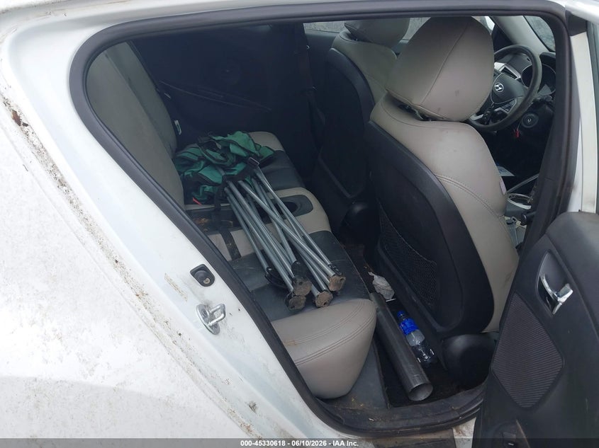 2012 Hyundai Veloster VIN KMHTC6AD9CU039767 IAAI salvage auction — NORMAL WEAR, Clear (Virginia), sold $300 on 2026-07-10 (photo 8)