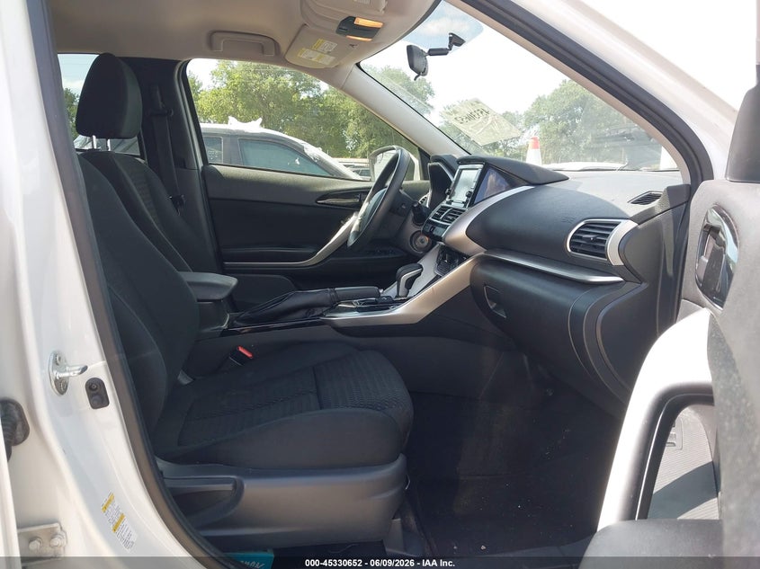 2020 Mitsubishi Eclipse cross VIN JA4AT3AA7LZ012841 IAAI salvage auction — RIGHT FRONT, Salvage Title, sold $1,175 on 2026-07-07 (photo 5)