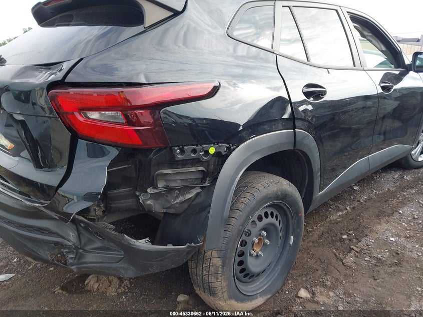 2024 Chevrolet Trax VIN KL77LFE2XRC226932 IAAI salvage auction — FRONT & REAR, Salvage Title, sold $1,650 on 2026-07-22 (photo 6)