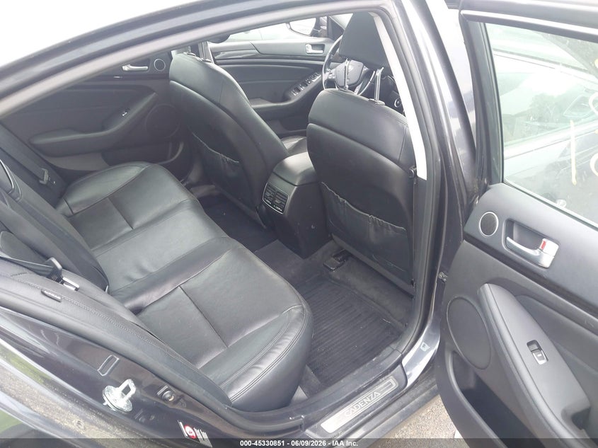 2015 Kia Cadenza VIN KNALN4D71F5172673 IAAI salvage auction — NORMAL WEAR, Salvage Title, sold $600 on 2026-07-14 (photo 8)