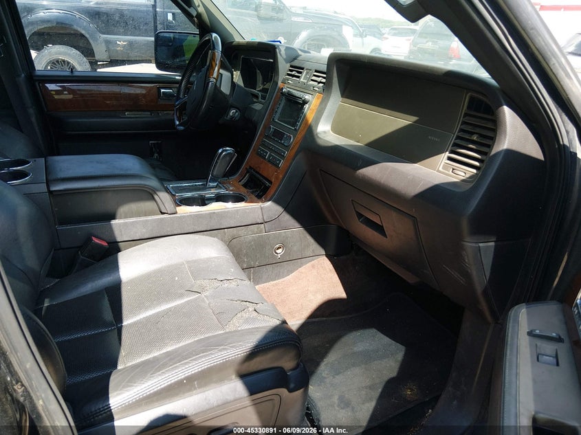 2013 Lincoln Navigator VIN 5LMJJ2H56DEL03752 IAAI salvage auction — NORMAL WEAR, Salvage Title, sold $550 on 2026-07-29 (photo 5)