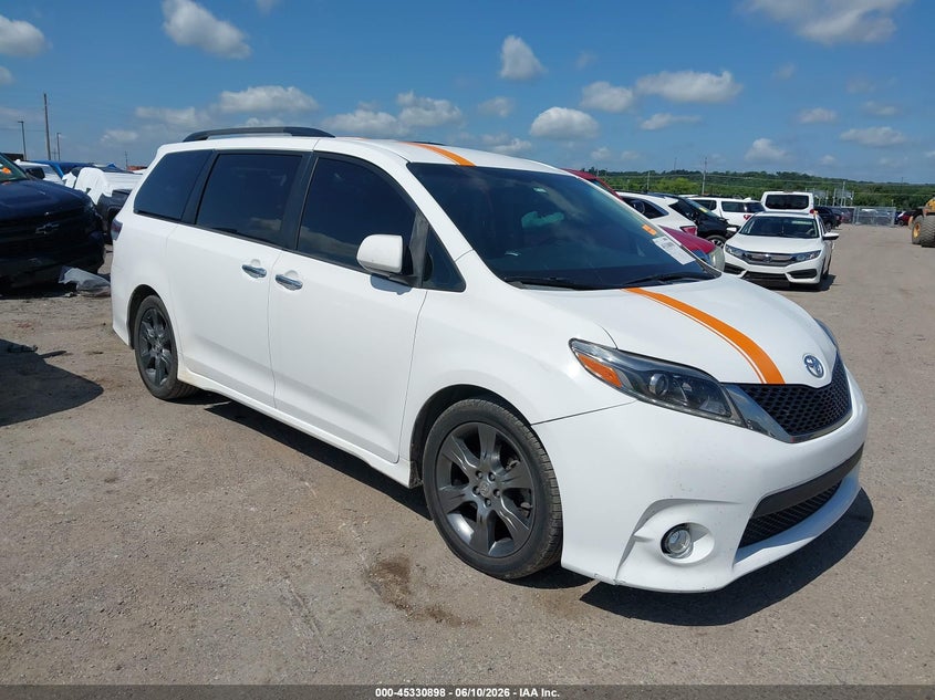 2016 Toyota Sienna VIN 5TDXK3DCXGS708469 IAAI salvage auction — HAIL, Clear (Oklahoma), sold $3,700 on 2026-07-28 (photo 1)
