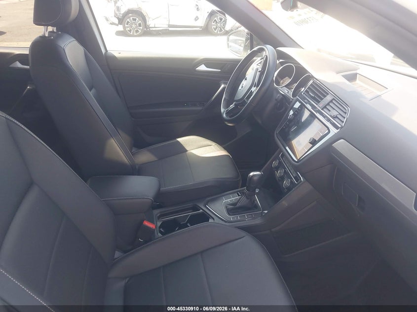 2021 Volkswagen Tiguan VIN 3VV3B7AX8MM020867 IAAI salvage auction — RIGHT FRONT, Salvage Title, sold $6,900 on 2026-07-23 (photo 5)