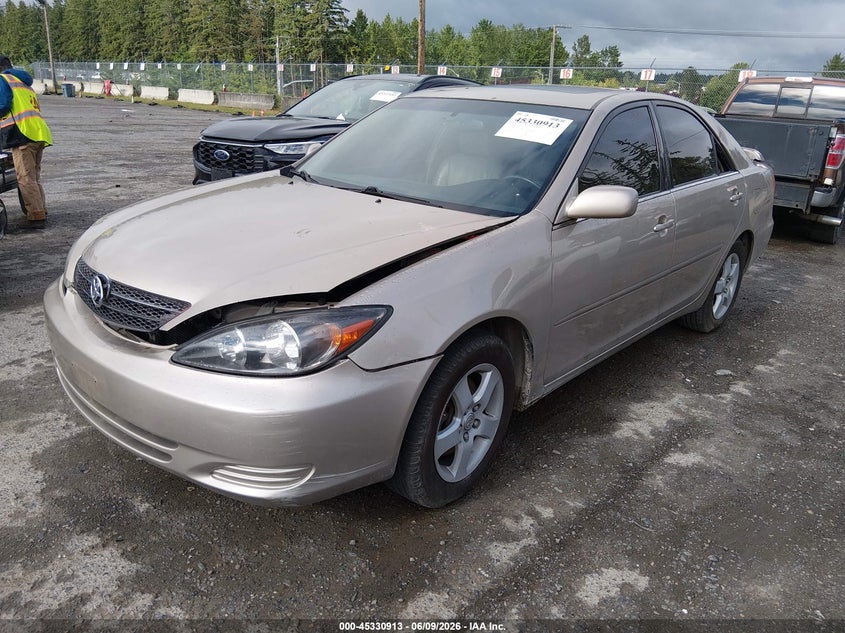 2002 Toyota Camry VIN JTDBF30K620018032 IAAI salvage auction — NORMAL WEAR, Clear (Washington), sold $400 on 2026-07-15 (photo 2)