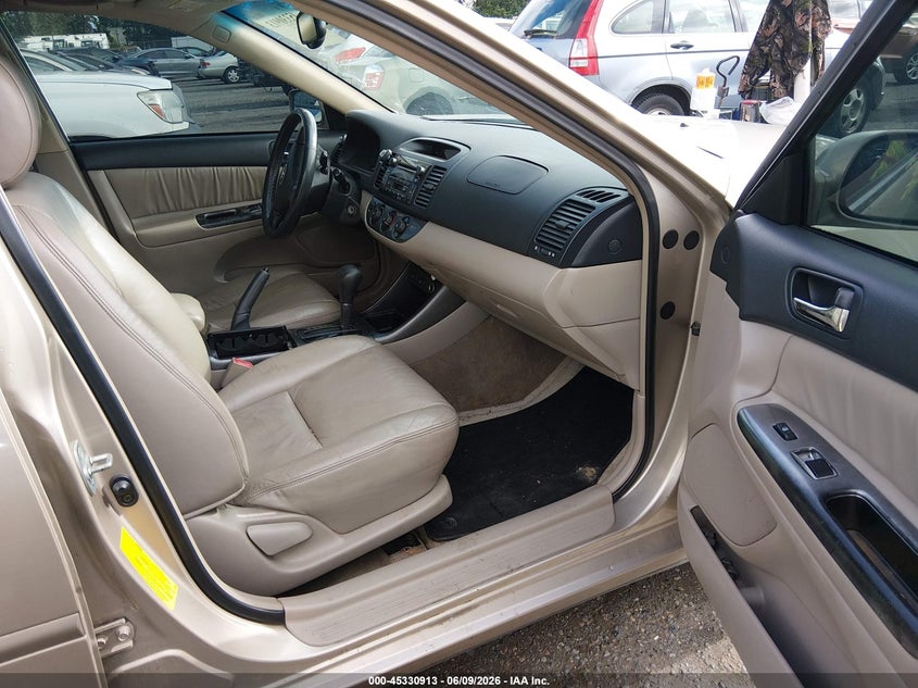 2002 Toyota Camry VIN JTDBF30K620018032 IAAI salvage auction — NORMAL WEAR, Clear (Washington), sold $400 on 2026-07-15 (photo 5)