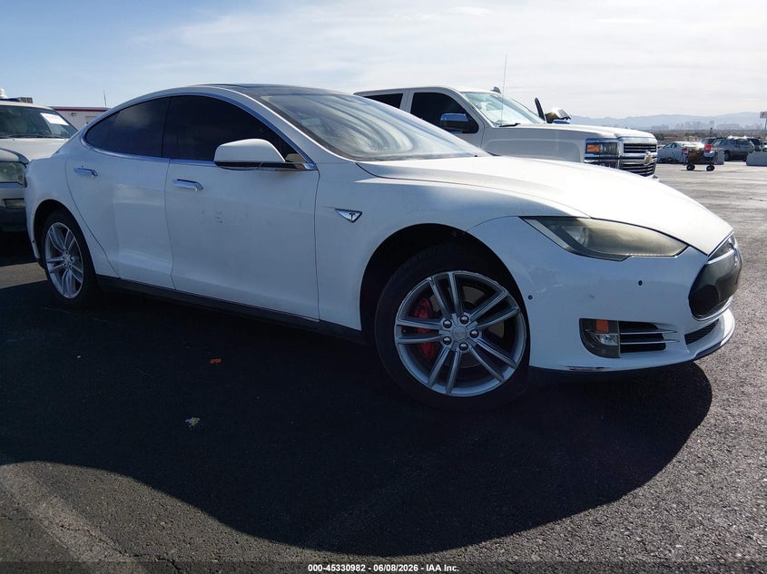 2015 Tesla Model s VIN 5YJSA1H23FFP77297 IAAI salvage auction — SIDE, Salvage Title, sold $3,400 on 2026-07-24 (photo 1)