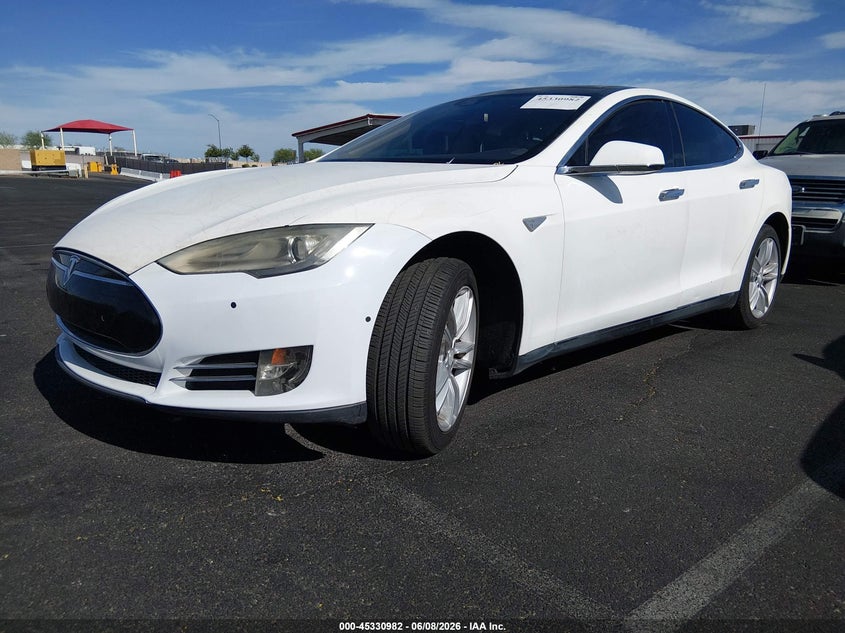2015 Tesla Model s VIN 5YJSA1H23FFP77297 IAAI salvage auction — SIDE, Salvage Title, sold $3,400 on 2026-07-24 (photo 2)