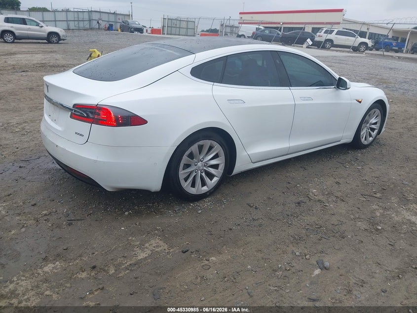 2018 Tesla Model s VIN 5YJSA1E2XJF240102 IAAI salvage auction — NORMAL WEAR, Salvage Title, sold $1,150 on 2026-07-30 (photo 4)