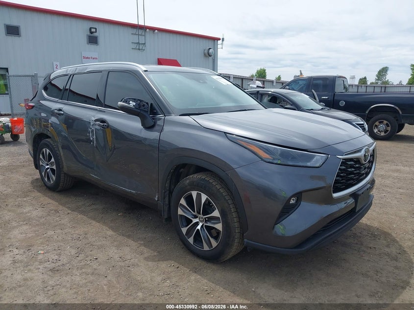 2022 Toyota Highlander VIN 5TDGZRBH3NS588007 IAAI salvage auction — RIGHT SIDE, Bill Of Sale (Washington), sold $11,500 on 2026-07-16 (photo 1)